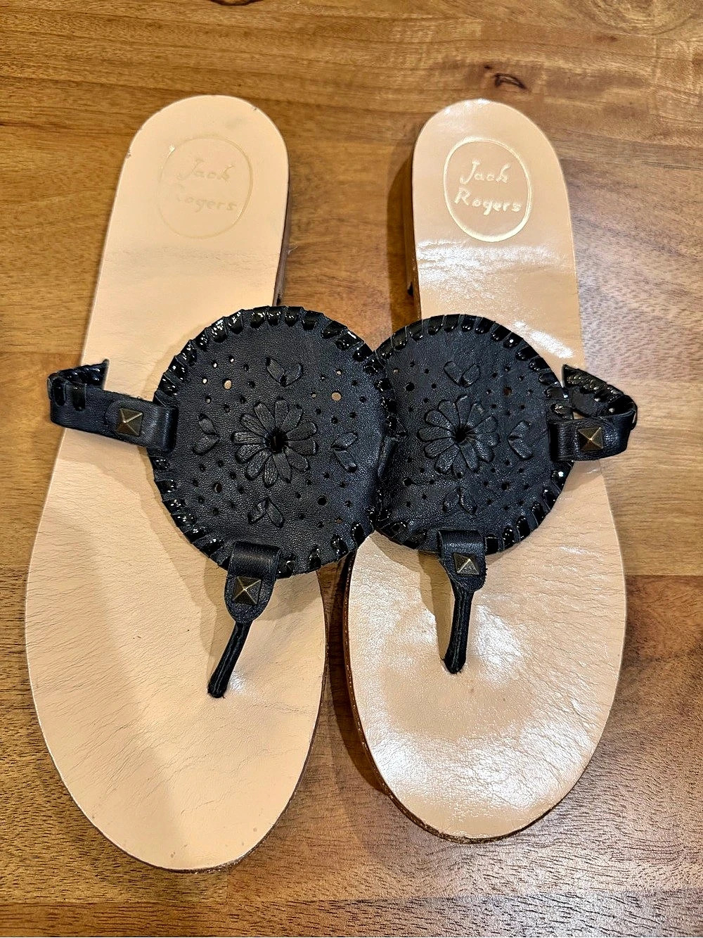 Jack Rogers Georgica Thong Leather Sandal in Black Women’s US 9.5M